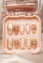 Pearl Luxe Nails