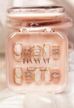 Pearl Luxe Nails - Image 4